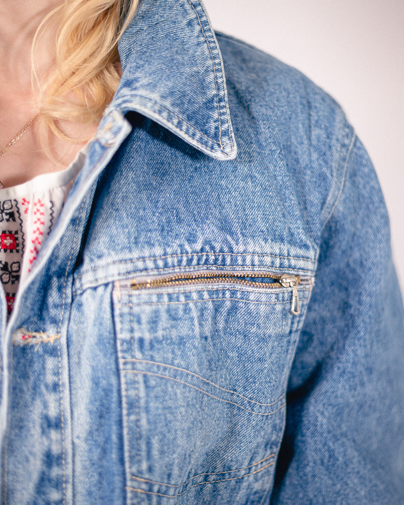 Veste en denim détail zip