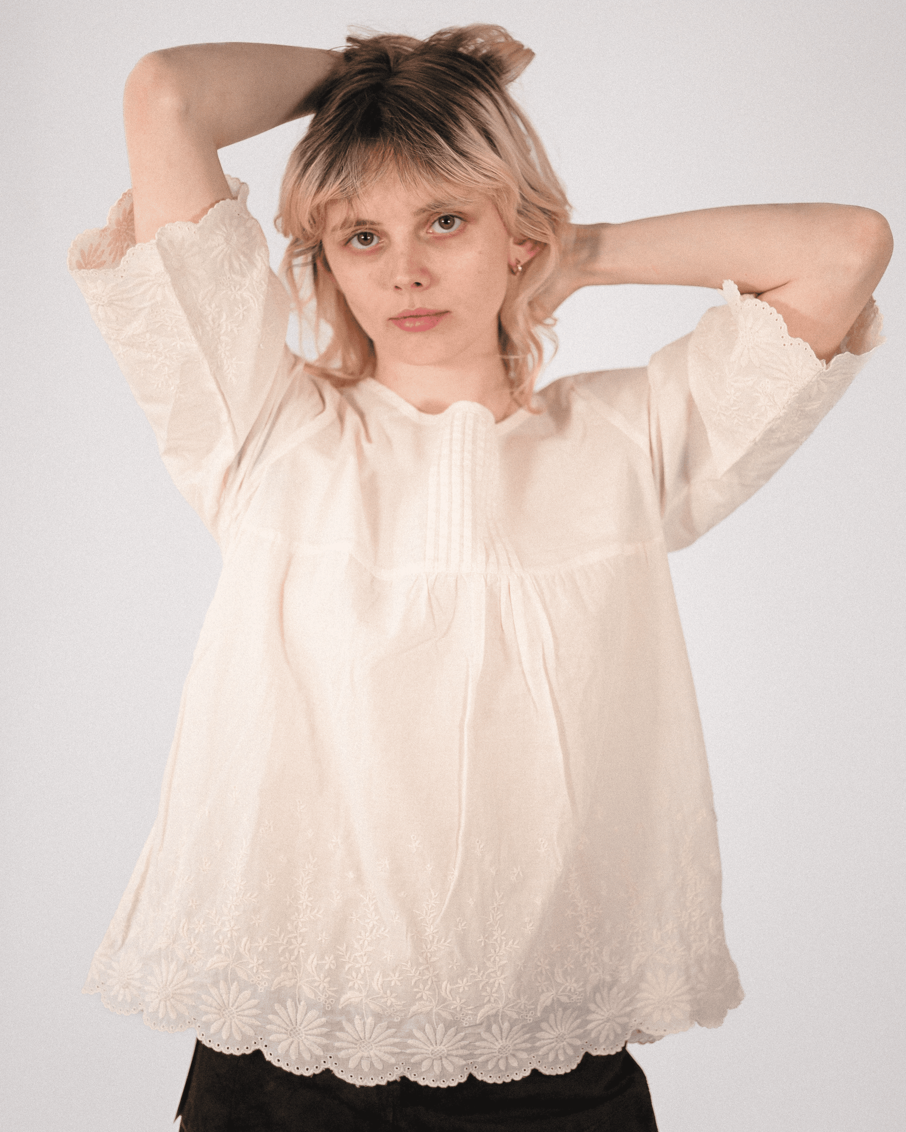 Blouse brodée