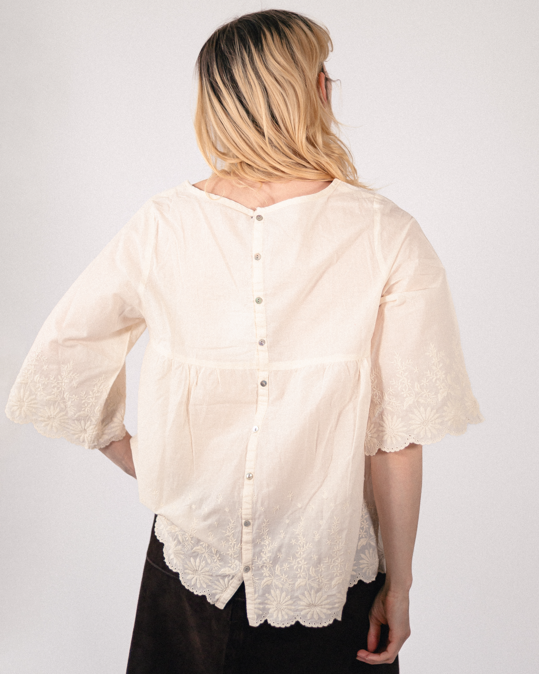 Blouse brodée