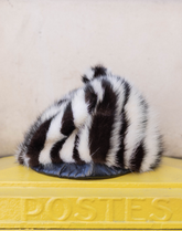 Bonnet en cuir et vison bicolore