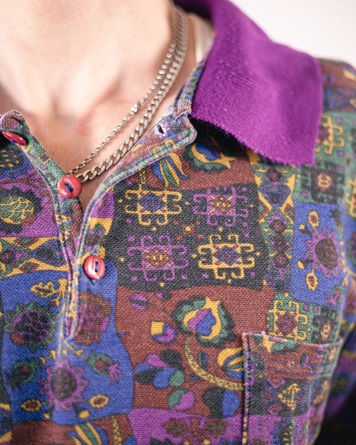 Polo à motifs géométriques